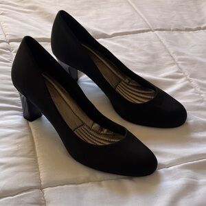 Elegant Black Women's Pumps